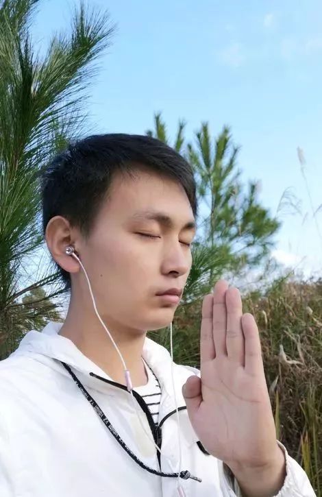 戒色半年吃素、行善、诵经逆袭的经历(图片对比,判若两人)-图片2