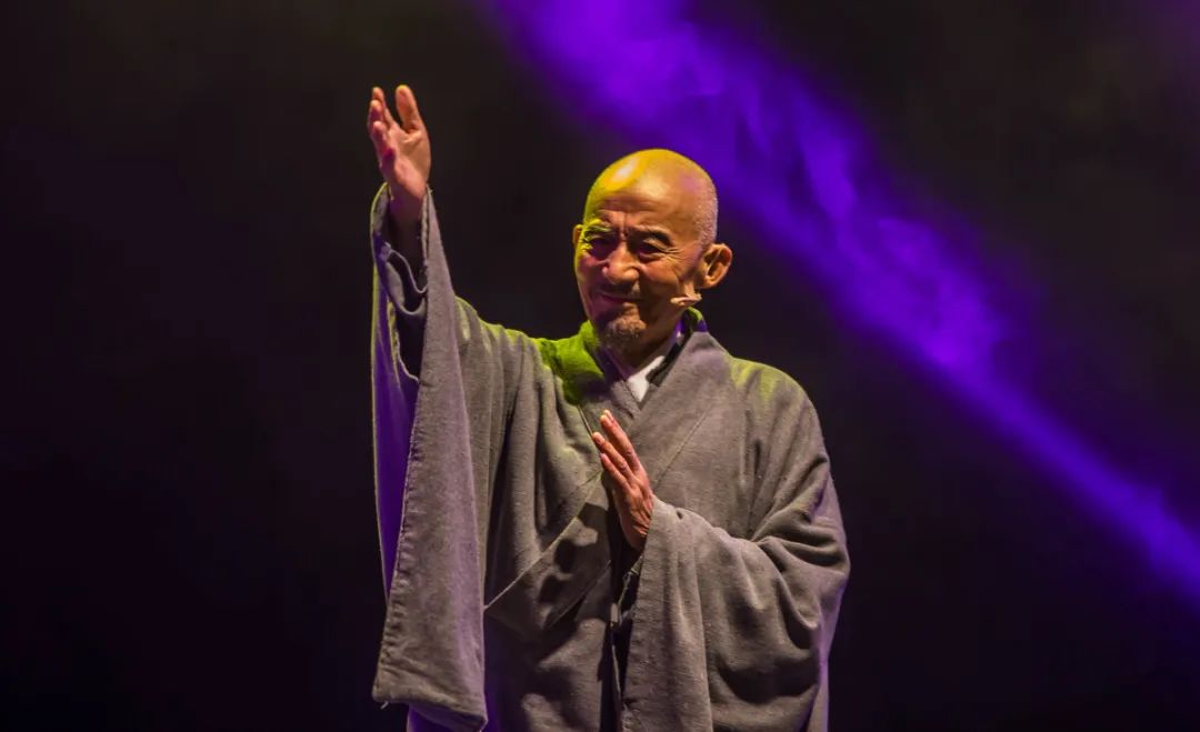 《繁花》90岁游本昌在剧中分享吃素，演绎德艺双馨的传奇人生-图片14