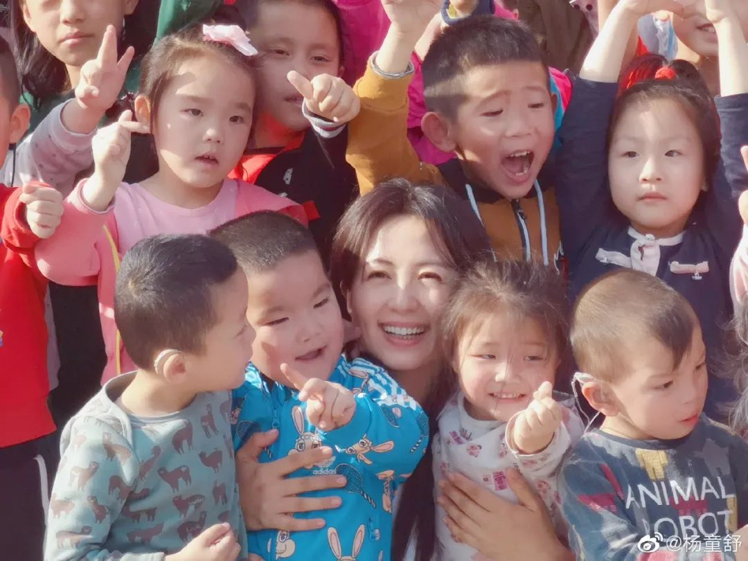 她曾是央视最美主持,茹素10余年,如今年近50依然美如少女!-图片6