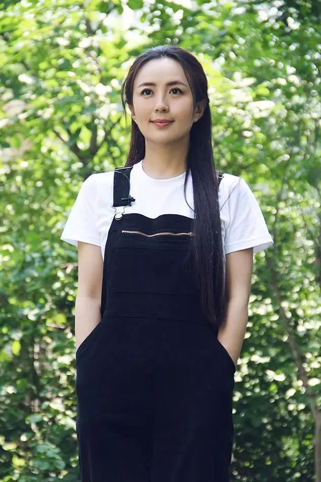 她曾是央视最美主持,茹素10余年,如今年近50依然美如少女!-图片8