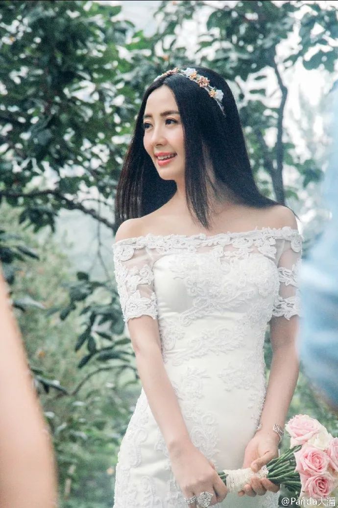 她曾是央视最美主持,茹素10余年,如今年近50依然美如少女!-图片7